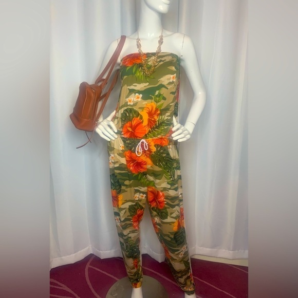 STRAPLESS Tropical Jumpsuit - Picture 1 of 12